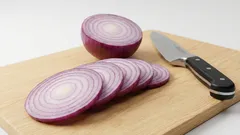 How to Peel Onions: Practical Tips for Cooking and Long-Term Storage