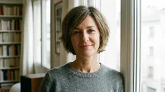 Which women should not grow out gray hair and are better off coloring it